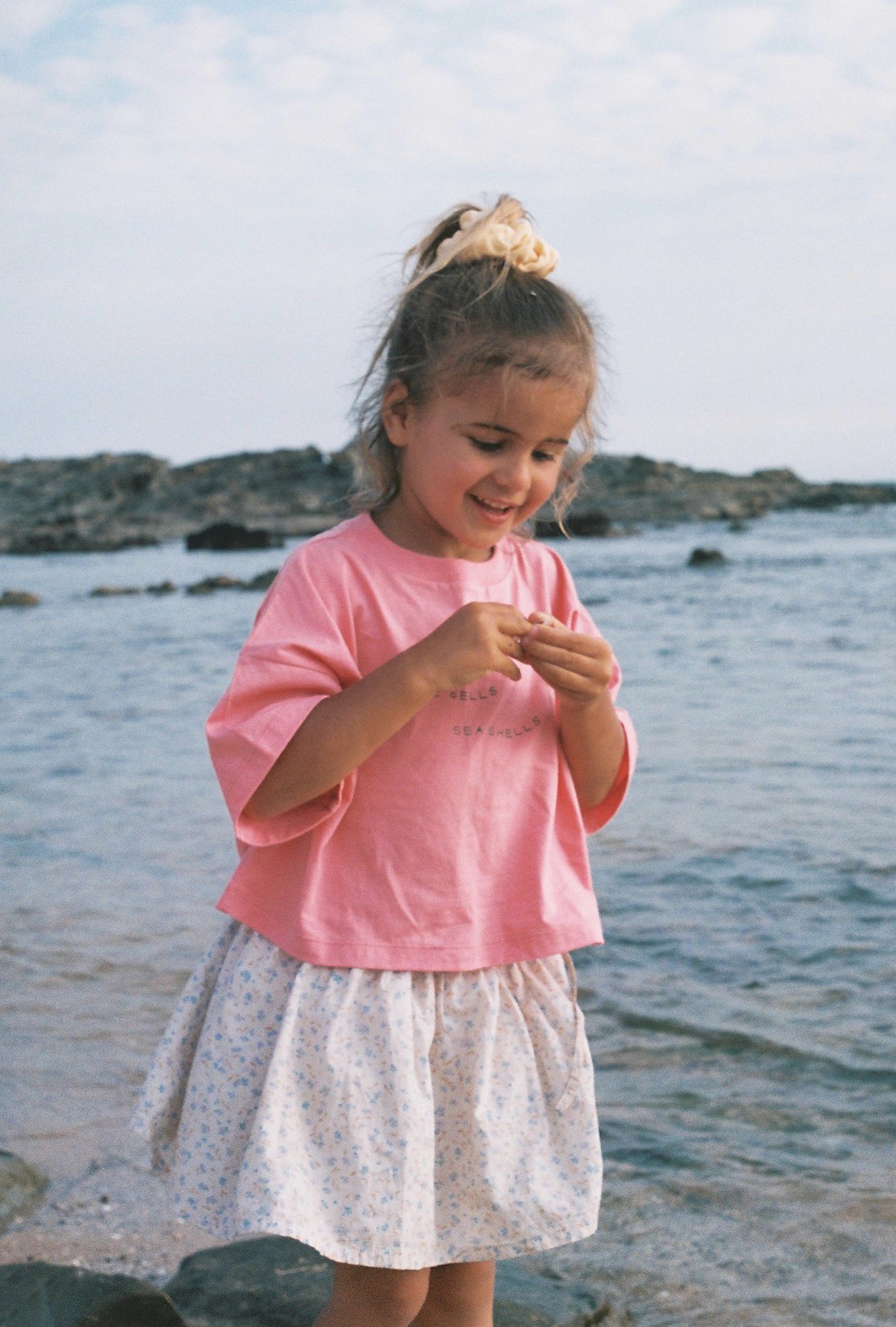 Sea Shells Crop Tee | Peony