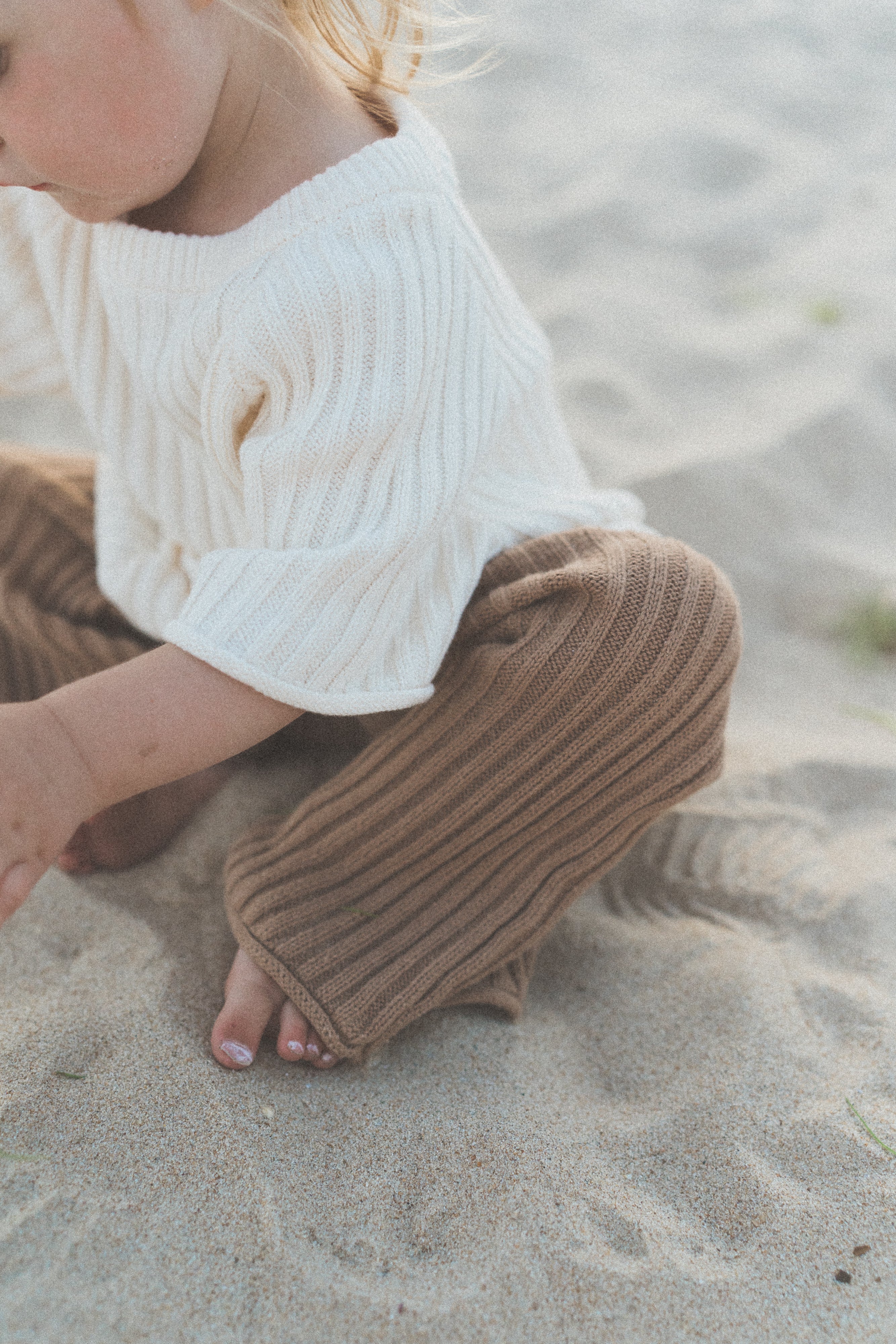 Essential Ribbed 3/4 Knit Unisex Pants | Chocolate