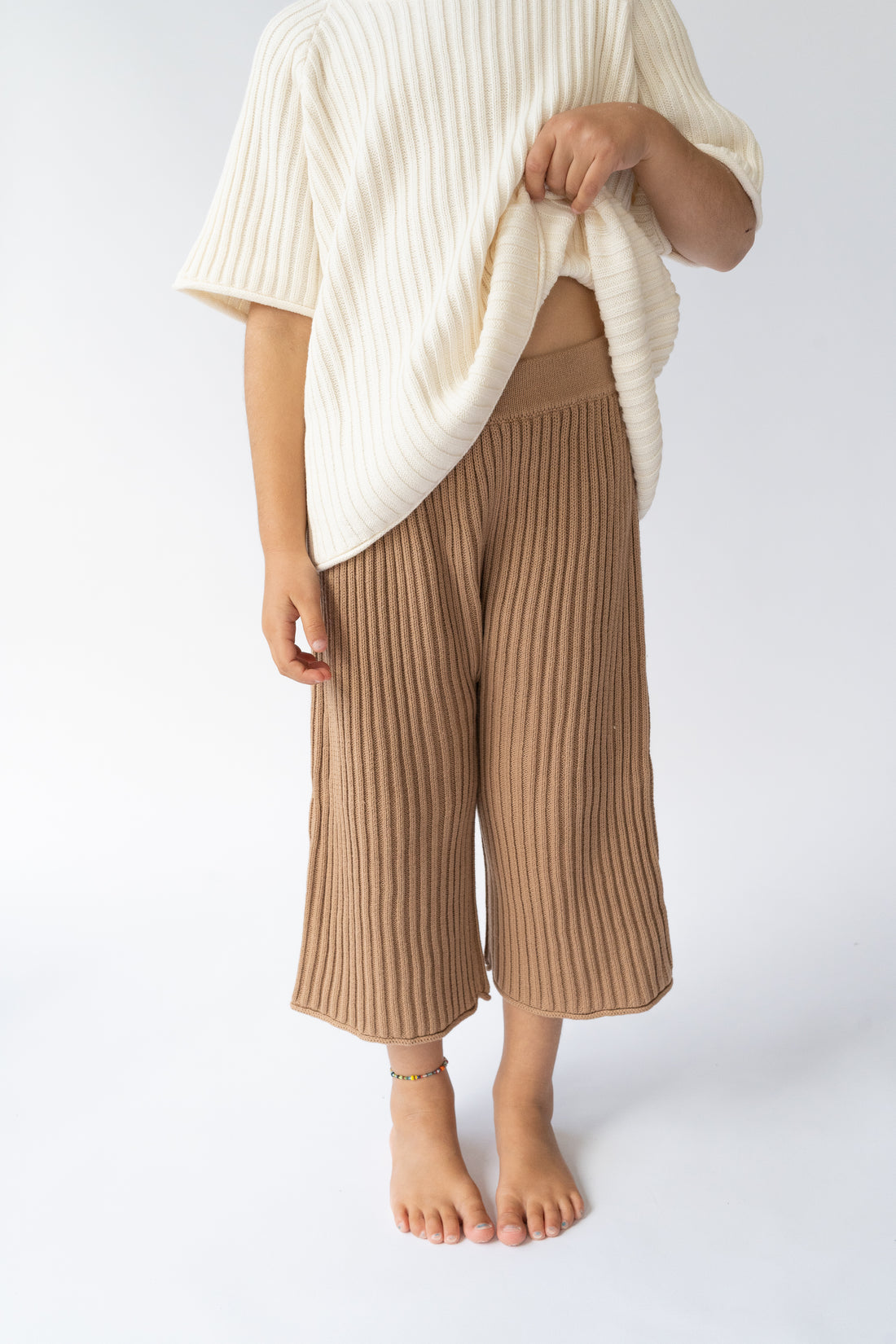 Essential Ribbed 3/4 Knit Unisex Pants | Chocolate